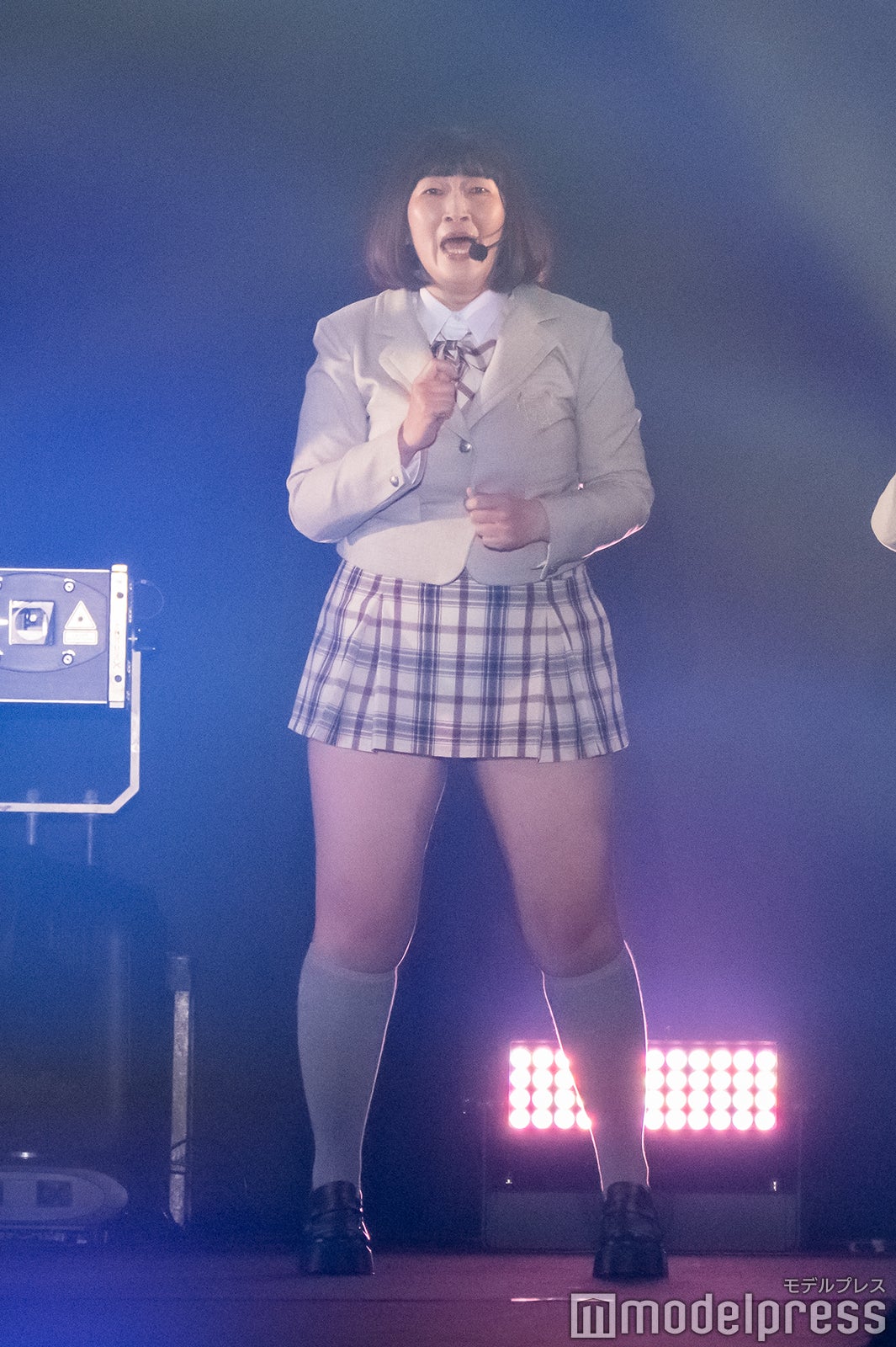たんぽぽ川村エミコ、ミニスカ制服が「閉まらない」ハプニング「TGC熊本」シークレット登場
